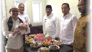 Bupati Akhmad Marjuki dan Dirut PDAM Tirta Bhagasasi Hadiri Aqiqah Putri Ketua SMSI Bekasi Raya