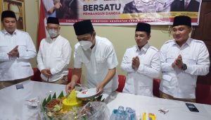 Rayakan HUT ke 14, DPC Gerindra Kota Lubuklinggau Potong Tumpeng Pileg 2024, Targetkan 7 Kursi
