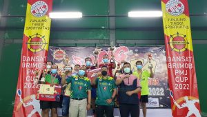 Wanhat SMSI Bekasi Raya Serahkan Hadiah Juara Dansat Brimob PMJ Cup 2022