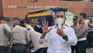 Kasat Narkoba Terlibat Kasus Narkotika, Seluruh Personel Polres Karawang Jalani Tes Urine