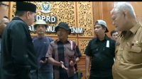 PJ Bupati Muara Enim Baru mengetahui Masalah Tapal Batas. Yang di klaim lahat,  Ketua DPRD Muara Enim Membenarkan Kalau Kantor Di dudukinya Masuk Wilayah lahat