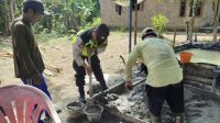 Bhabinkamtibmas Polsek Belitang III Polres OKU Timur Polda Sumsel Menjadi Tauladan Lebih Dekat Dengan Warga