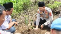 Beri Dukungan Moril, Kapolres OKU Selatan Kunjungi Orang Tua Korban Pembunuhan
