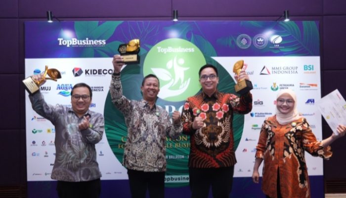 Jalankan CSR Inovatif, PTBA Borong 3 Penghargaan TOP CSR Awards