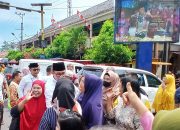 Hendak Menuju KPU untuk Mendaftar, Pasangan Fery-Herly Disemangati Para Perdagang