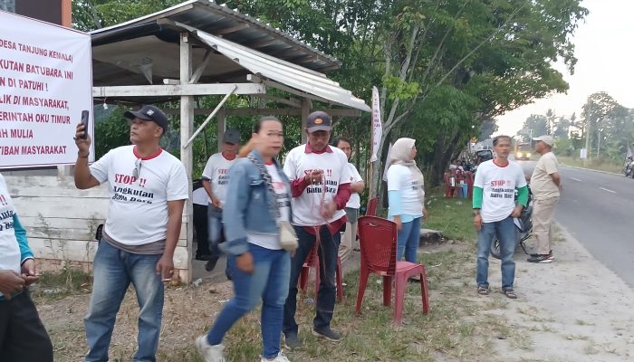 Minta Angkutan Batubara Taati Aturan, Puluhan Warga Tanjung Kemala Turun ke Jalan Gelar Aksi Demo