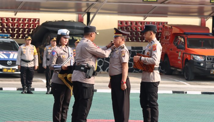 Kapolres OKUT AKBP Kevin Leleury Pimpin Upacara Kenaikkan Pangkat, Ini Katanya!