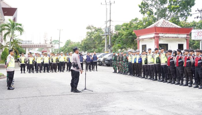 Amankan Rapat Pleno Rekapitulasi Pilkada Tingkat KPU, Polres OKUT Terjunkan 205 Personil, Ini Kata Kapolres!