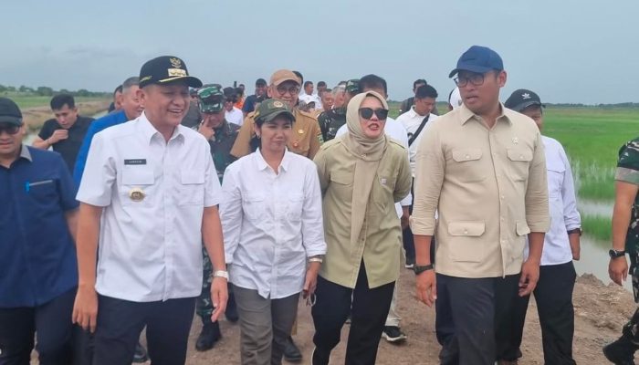 Minta Dukungan Kementan RI Tingkatkan Produksi Padi di OKUT, Bupati Enos akan Optimalkan Lahan Tidur untuk Cetak Sawah