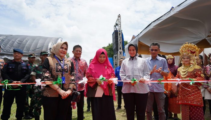 Tingkatkan Perekonomian, Pemkab OKUT Buka Pameran Bazzar dan UMKM Murah Zona II