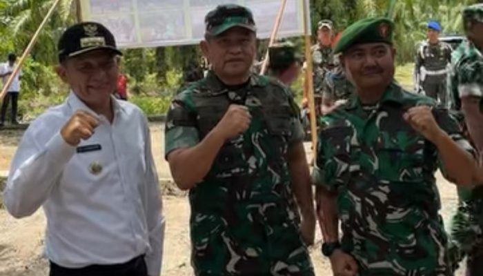 Bupati Enos Sambut Kedatangan Jendral TNI Maruli Simanjuntak Tinjau Lokasi Lahan Ketahanan Pangan Puslatpur Kodiklatad