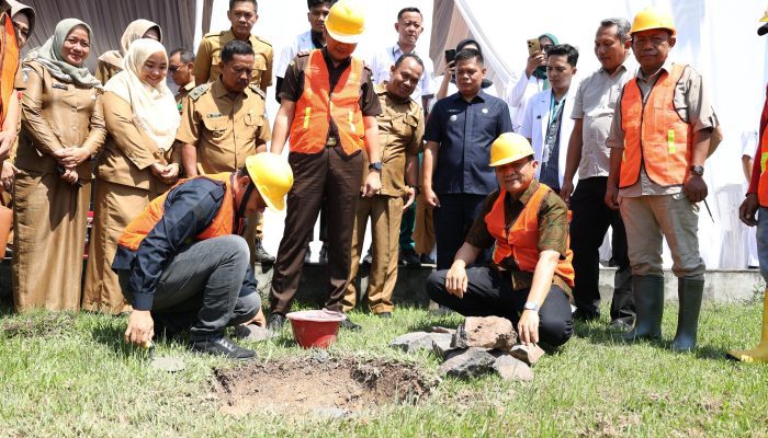 Tingkatkan Pelayanan Kesehatan, Bupati Enos melakukan Peletakan Batu Pertama Pembangunan Gedung IGD RSUD OKU Timur