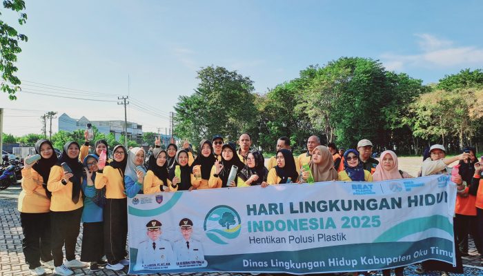 Peringati Hari Lingkungan Hidup Sedunia, DLH OKU Timur Seimbangkan Ekosistem Air dan Kurangi Polusi, Tuangkan 300 Botol Cairan Eco-enzyme