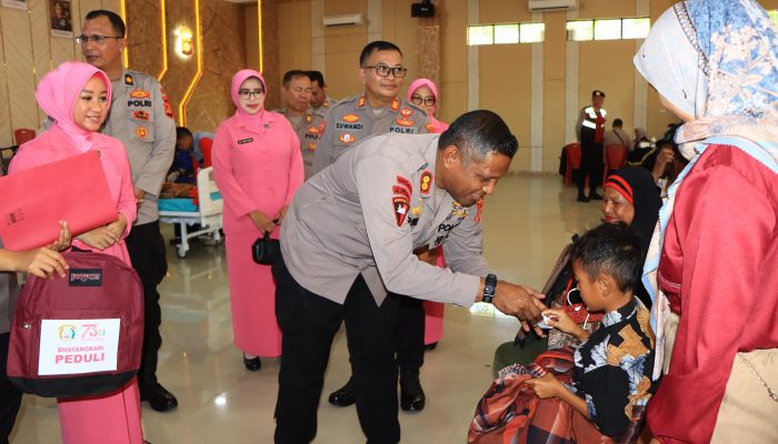 Hari Bhayangkara Ke- 79, Polres OKU Timur Gelar Donor Darah dan Sunat Massal