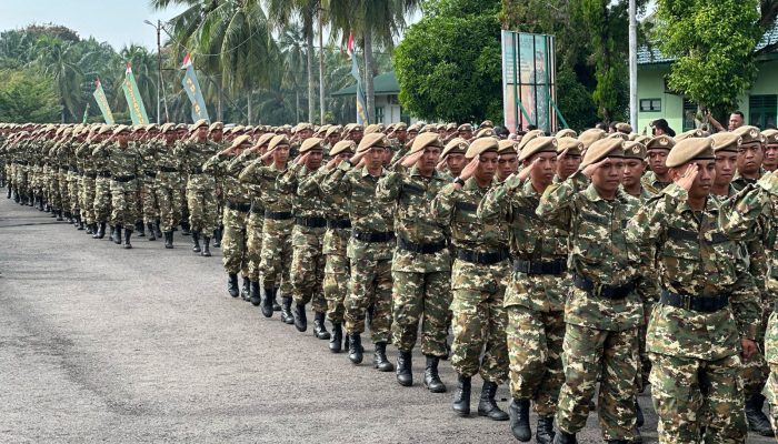 Penutupan Pendidikan Dasar Militer SPPI di Puslatpur, Bupati OKUT Beri Apresiasi Sinergitas Jajaran TNI