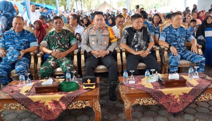 Peringati Hari Bakti ke 78, TNI AU Bagikan Ribuan Paket Sembako dan Pengobatan Gratis, Bupati OKUT Berikan Apresiasi Lanud SMH