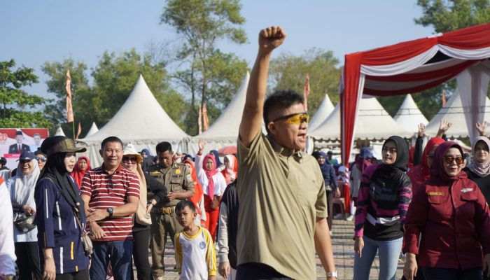 Sambut Hari Kemerdekaan RI ke-80, Pemkab OKUT Gelar Jalan Sehat dan Senam Massal, Bupati Enos Ajak Masyarakat Isi dengan Kegiatan Positif