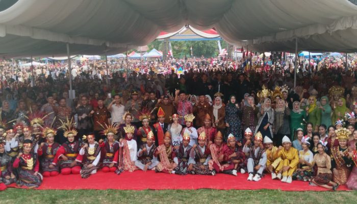 Festival Budaya OKU Timur Disaksikan Ribuan Masyarakat, Bupati Enos: Kegiatan ini Harus Jadi Tradisi Tahunan