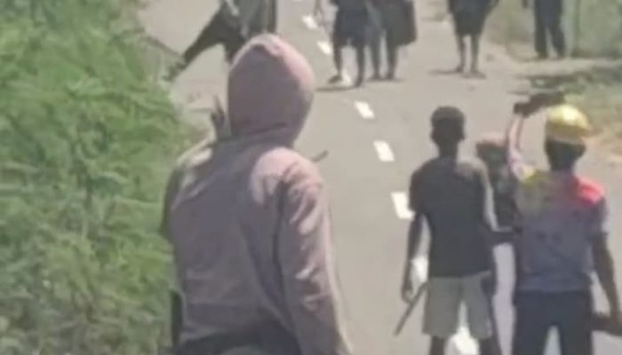Perang Dua Kelompok Menggunakan Senjata Tajam: Eskalasi Konflik Lahan Di Wilayah Perbatasan Ngada-Matim, Pemprov NTT Diam Membisu! 