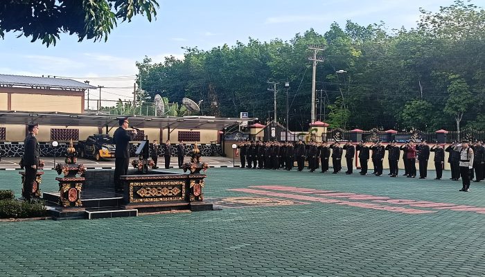Polres OKU Timur Gelar Upacara Hari Kesaktian Pancasila dan Upacara Pelantikan Kenaikan Pangkat Pengabdian