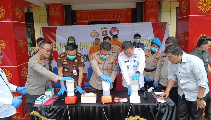 Polres OKU Timur Blender 1 Kilogram Sabu Senilai Rp 500 Juta