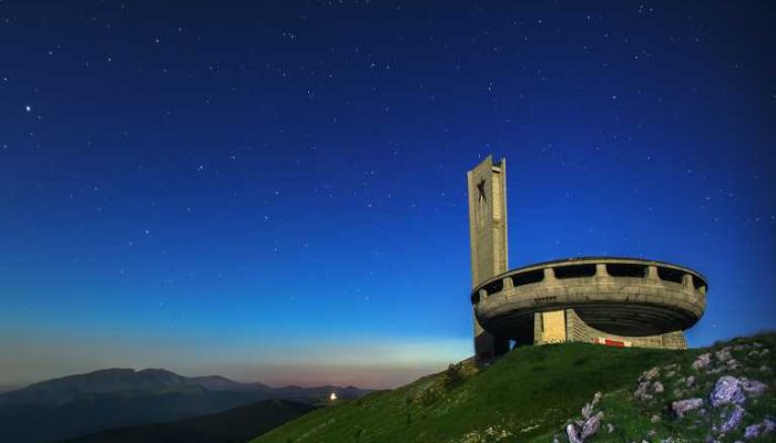 Monumen Buzludzha: Simbol Kejayaan dan Kehancuran Komunisme Bulgaria