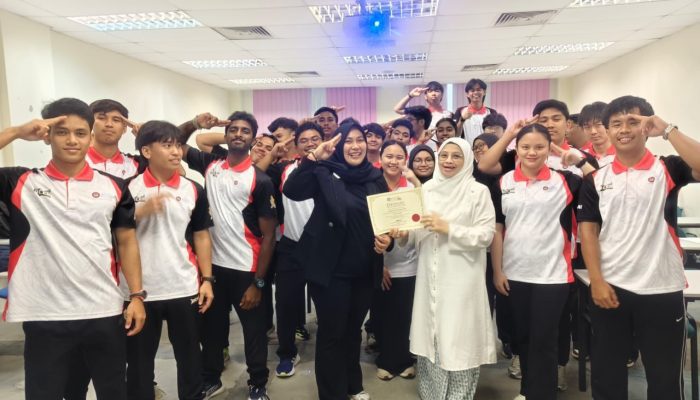 Keren! Kaprodi S1 Pendidikan Olahraga UBD Palembang Dr Noviria Sukmawati MPd Bawa Identitas Lokal ke Panggung Internasional