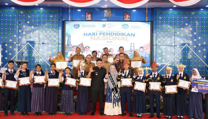 Peringati Hardiknas, Bupati OKU Timur Ajak Guru Bangun Kualitas Pendidikan Lebih Baik