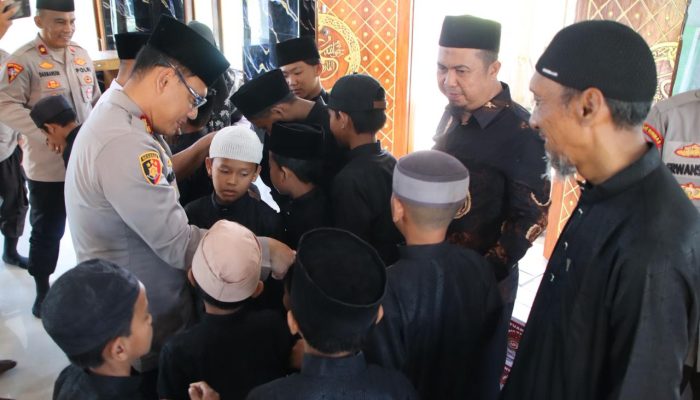 Polres OKU Timur Berikan Bantuan Sosial ke Yayasan Darul Hijroh, Ini Kata Kapolres!