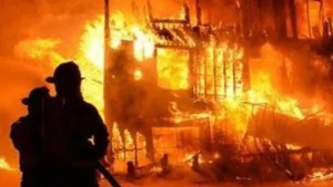 Warteg di Harapan Jaya Bekasi Utara Ludes Terbakar, Diduga Akibat Korsleting Listrik