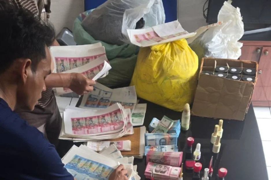 pabrik uang palsu di tangerang